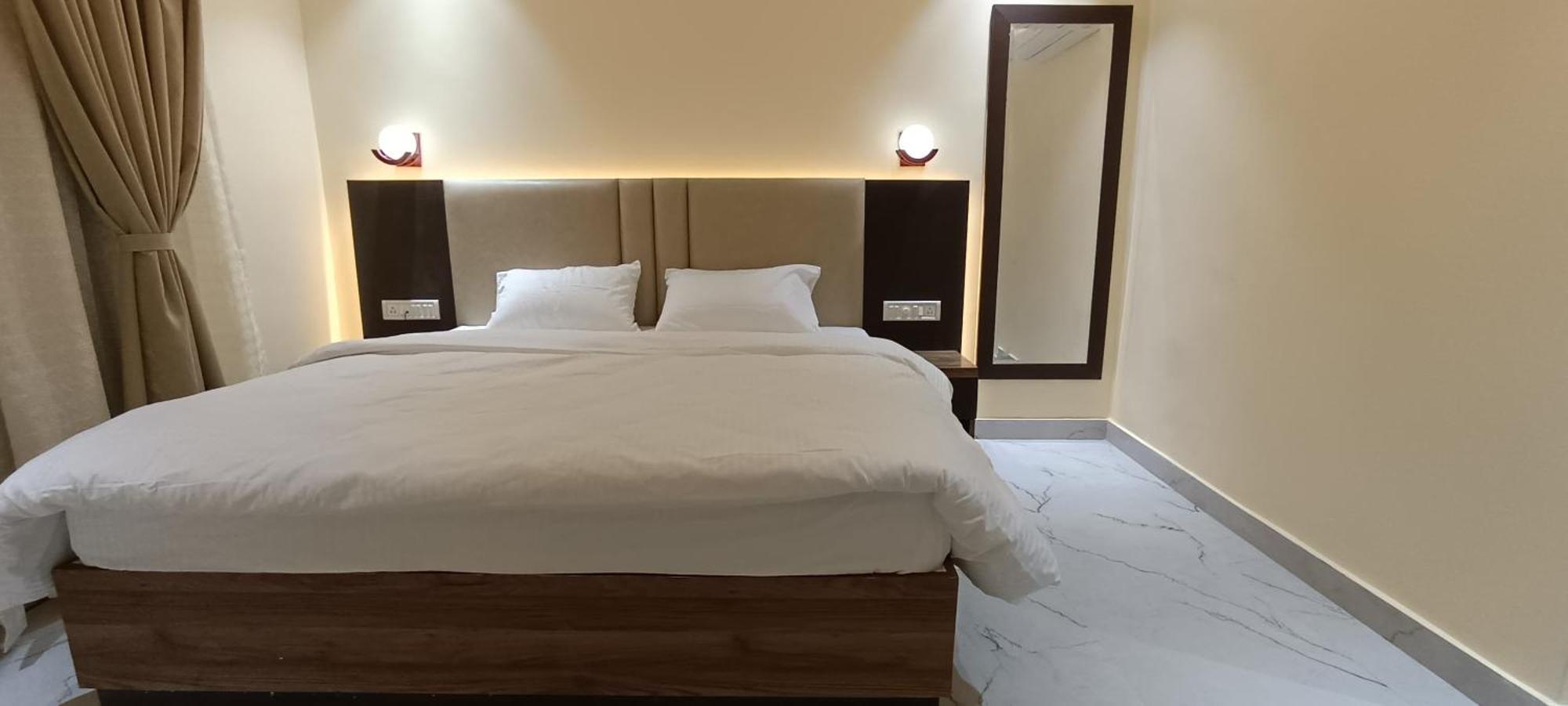 The Banaras Hotel Varanasi Exterior foto
